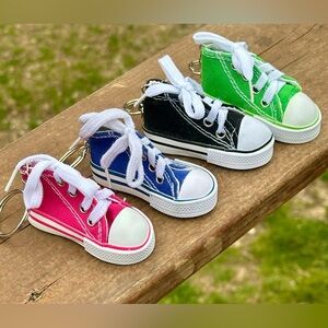 BUY NOW Cute Sneaker Keychain- Host Support
